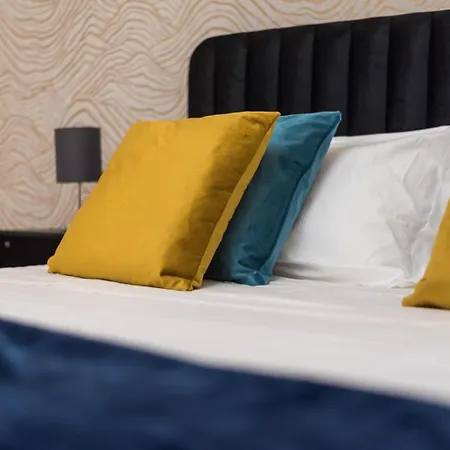 Trastevere Luxury Garden Retreat